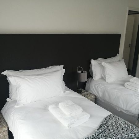 Апартаменты Waterfront Estate Self Catering F10 Свакопмунд Экстерьер фото