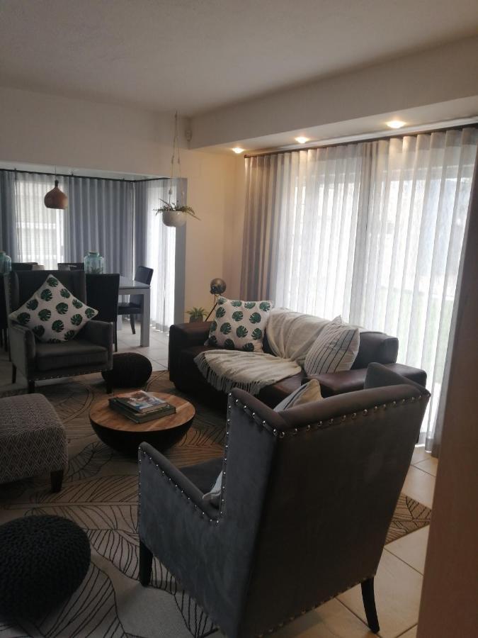 Апартаменты Waterfront Estate Self Catering F10 Свакопмунд Экстерьер фото