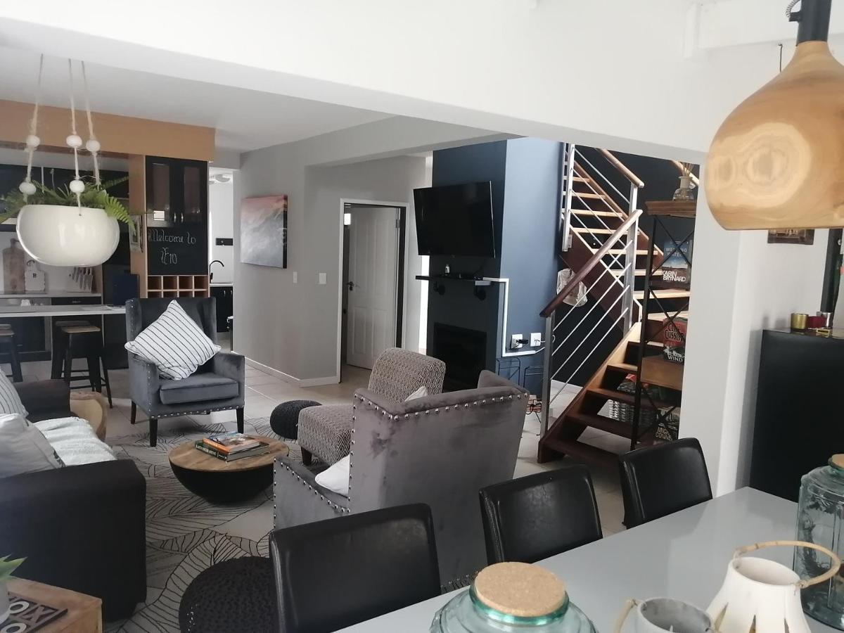 Апартаменты Waterfront Estate Self Catering F10 Свакопмунд Экстерьер фото