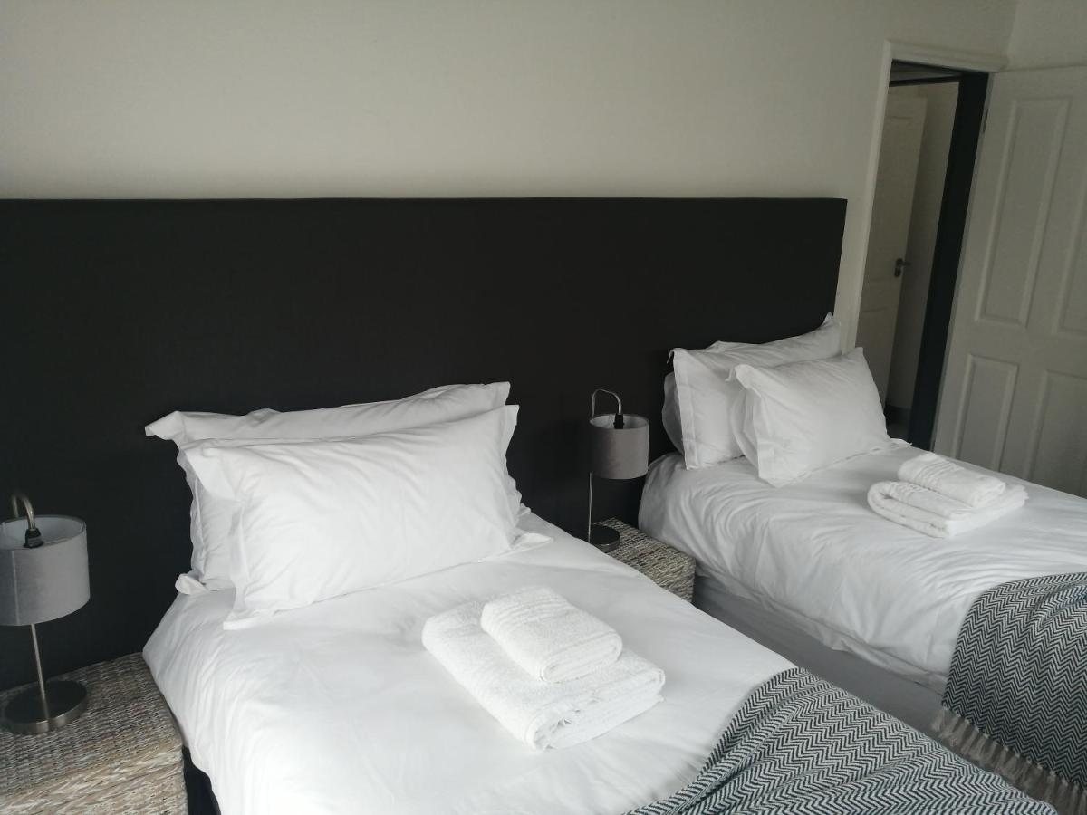 Апартаменты Waterfront Estate Self Catering F10 Свакопмунд Экстерьер фото